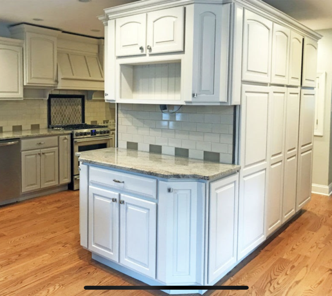painting kitchen cabinets white